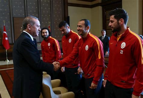 C­u­m­h­u­r­b­a­ş­k­a­n­ı­ ­E­r­d­o­ğ­a­n­­d­a­n­ ­G­a­l­a­t­a­s­a­r­a­y­­a­ ­s­a­l­o­n­ ­m­ü­j­d­e­s­i­